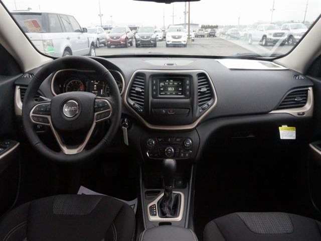 2017 Jeep Cherokee Latitude 4dr SUV